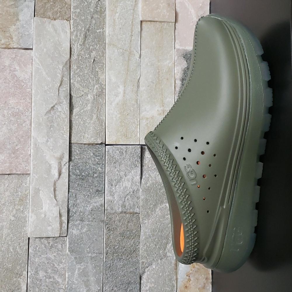 UGG Men's Tasman Sport Shoes - Picture 7 of 11